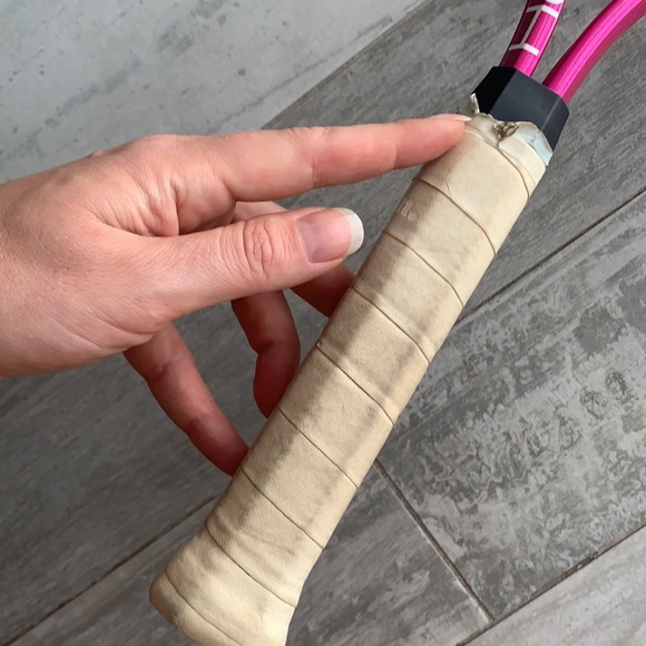 Wilson Triumph Women’s Pink Lightweight Tennis Racket - Picture 6 of 8